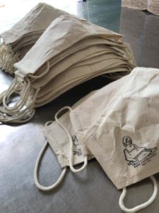 หน้ากากจากกระดาษเส้นใยธรรมชาติ ผลิตภัณฑ์ชุมชนทางเลือกมิตรต่อสิ่งแวดล้อม, Whale Energy Station